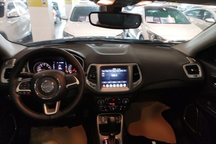 Used Jeep Compass 2019 220T Automatic Enjoyment Version Center Console