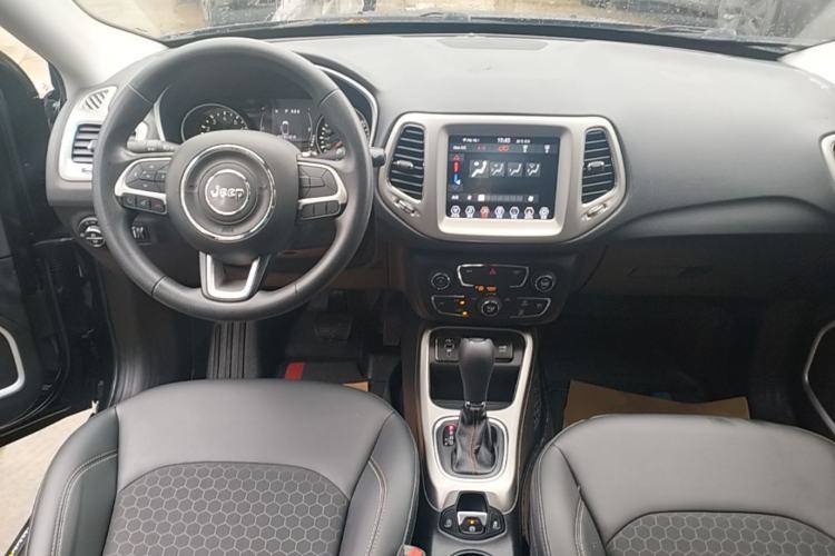 Used Jeep Compass 2019 220T Automatic Enjoyment Version Center Console
