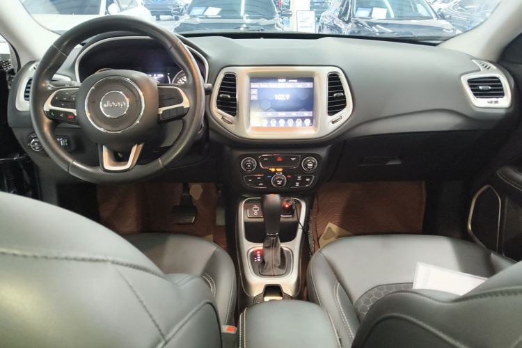 Used Jeep Compass 2019 220T Automatic Enjoyment Version Center Console