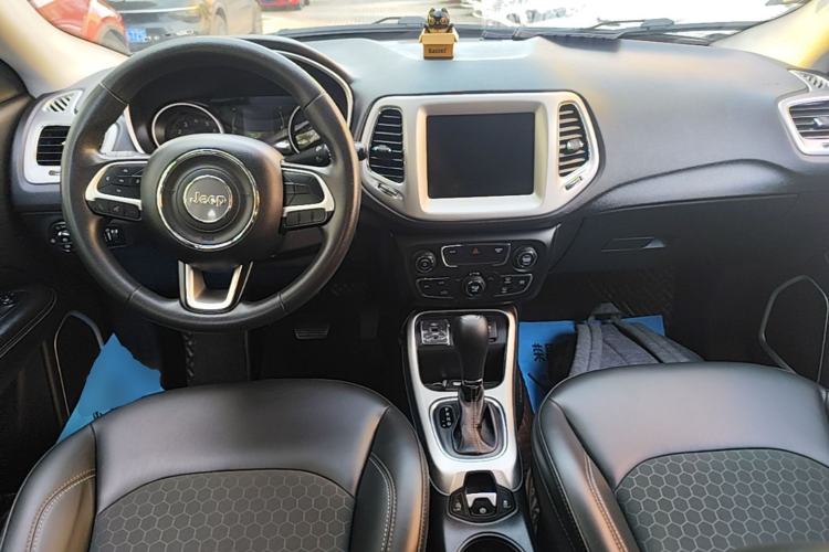 Used Jeep Compass 2019 220T Automatic Enjoyment Version Center Console