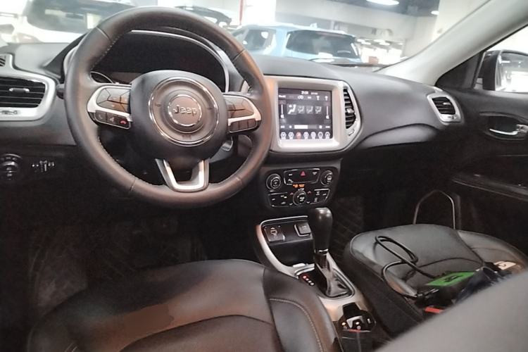 Used Jeep Compass 2019 200T Automatic Family Edition - Connected Large Screen Version Center Console