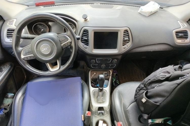 Used Jeep Compass 2019 200T Automatic Family Edition - Connected Large Screen Version Center Console