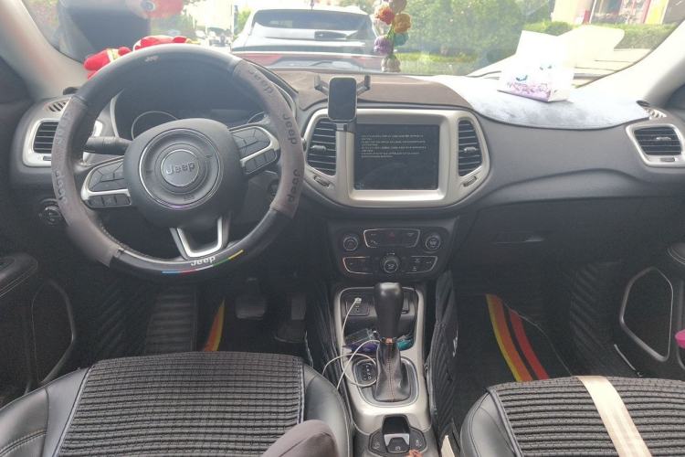Used Jeep Compass 2019 200T Automatic Family Edition - Connected Large Screen Version Center Console