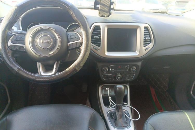 Used Jeep Compass 2019 200T Automatic Family Edition - Connected Large Screen Version Center Console