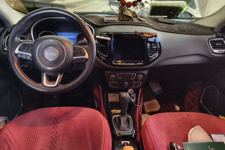 Used Jeep Compass 2019 220T Automatic Family Edition Center Console