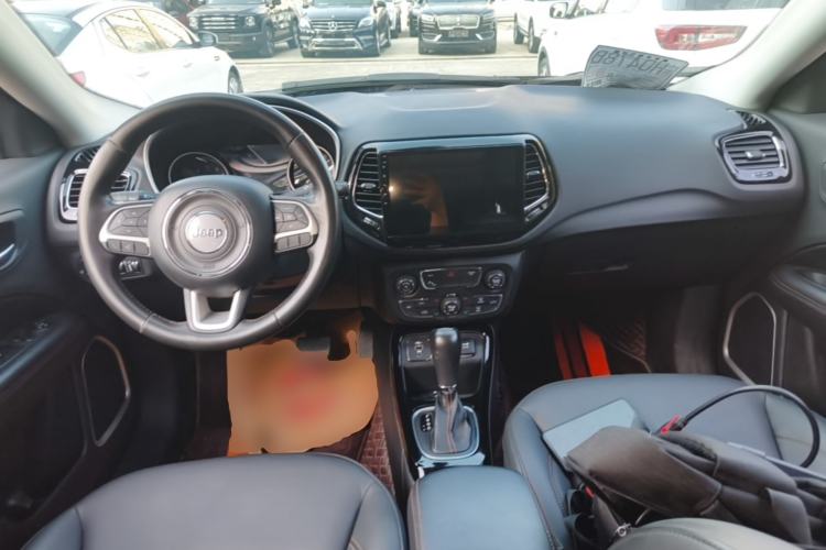 Used Jeep Compass 2019 220T Automatic Family Edition Center Console
