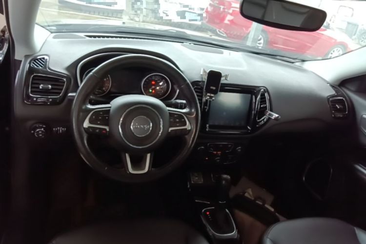 Used Jeep Compass 2019 220T Automatic Family Edition Center Console