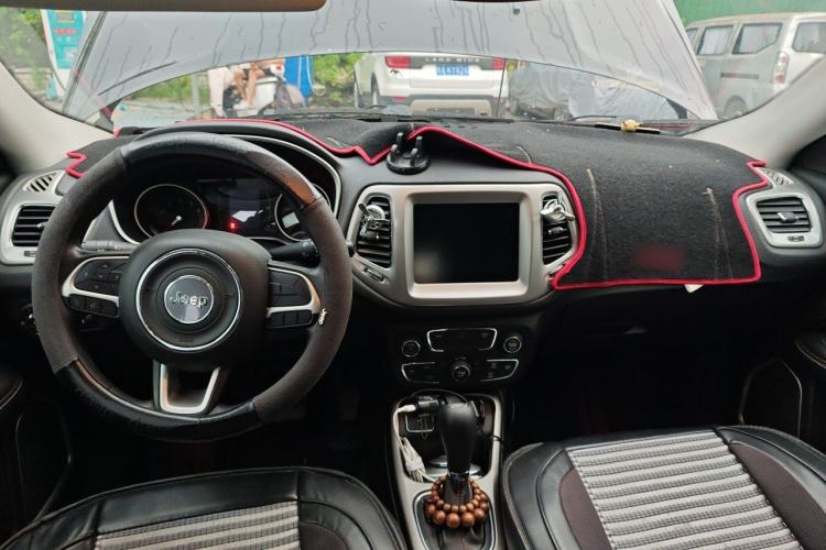 Used Jeep Compass 2019 220T Automatic Enjoyment Version Center Console