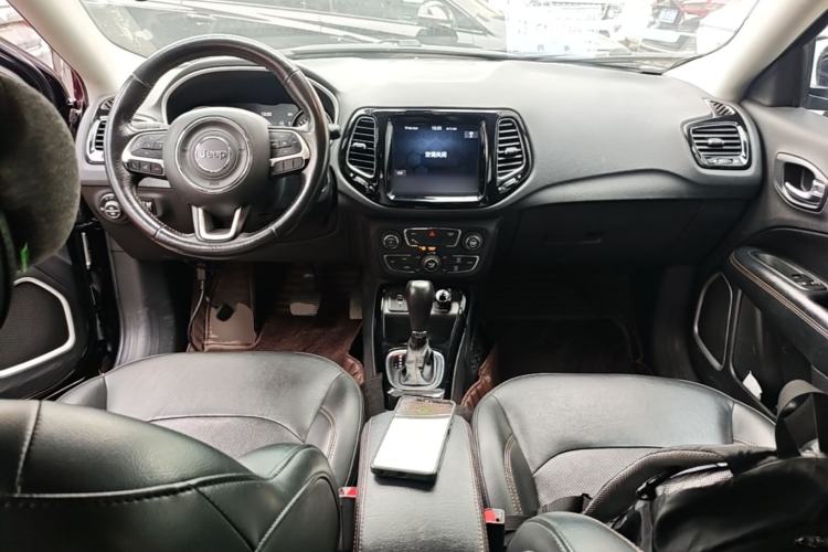 Used Jeep Compass 2019 220T Automatic Family Edition Center Console