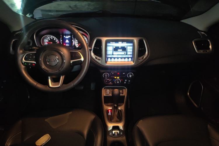 Used Jeep Compass 2019 220T Automatic Enjoyment Version Center Console
