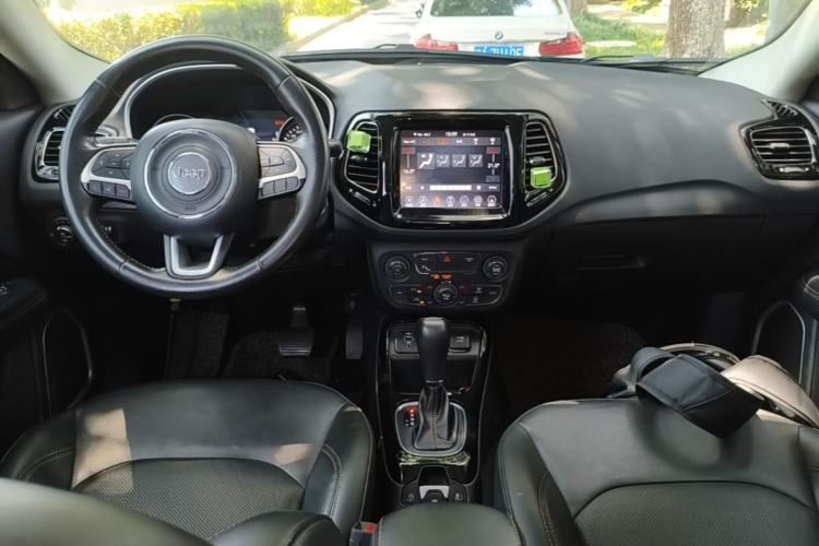 Used Jeep Compass 2019 220T Automatic Family Edition Center Console