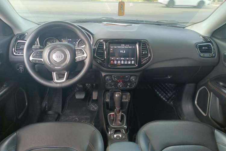 Used Jeep Compass 2019 220T Automatic Family Edition Center Console