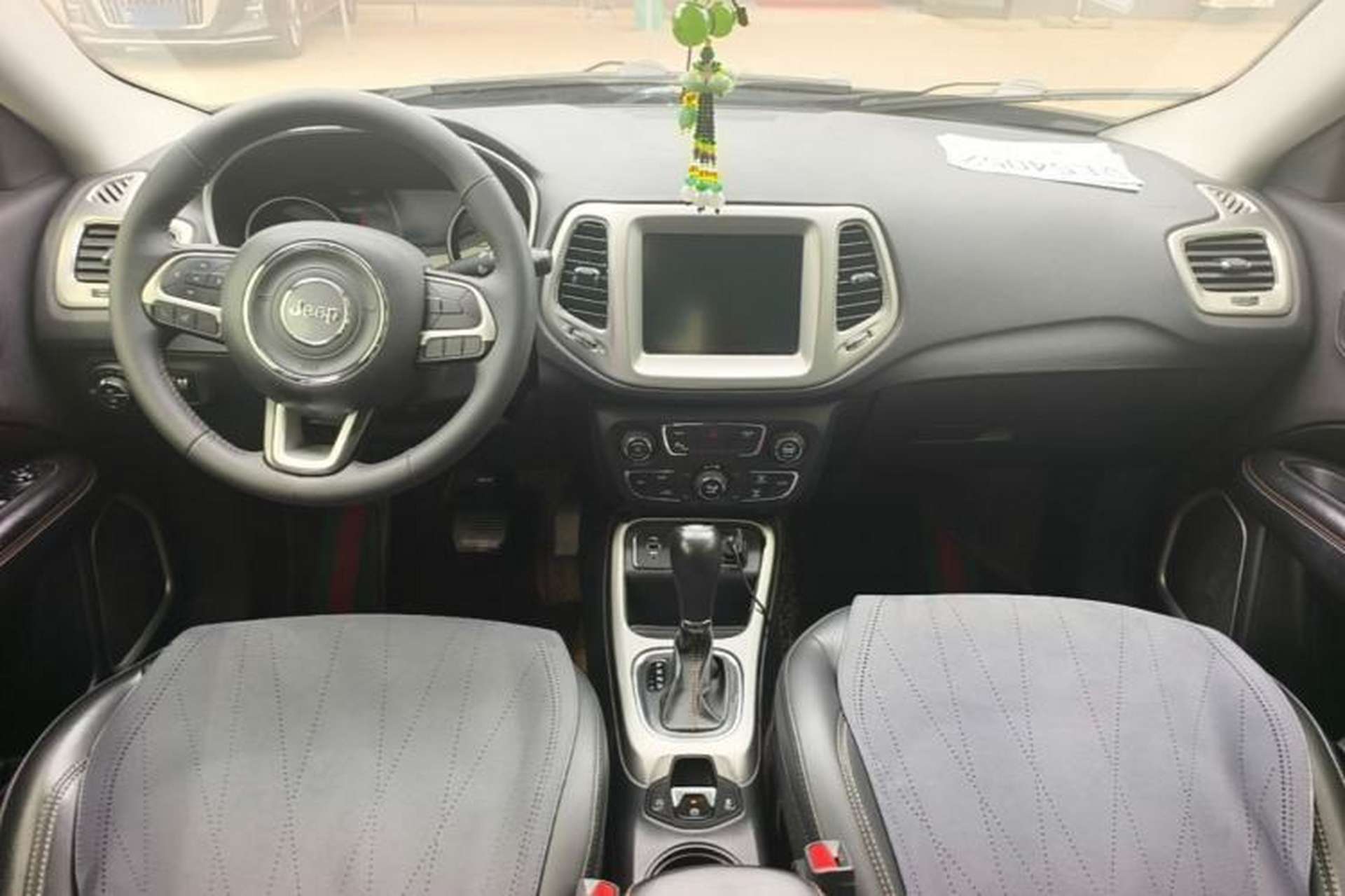 Used Jeep Compass 2019 200T Automatic Family Edition - Connected Large Screen Version Center Console