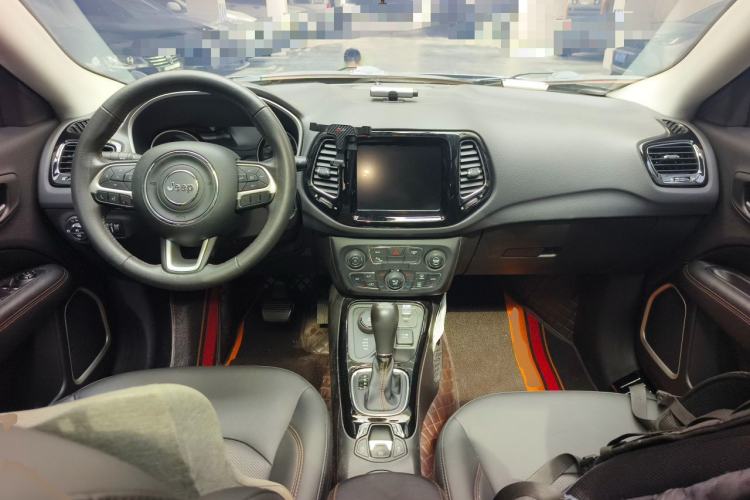 Used Jeep Compass 2019 220T Automatic Family Enjoyment Four-Wheel Drive Edition Center Console