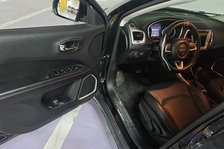 Used Jeep Compass 2019 200T Automatic Family Edition - Connected Large Screen Version Driver Seat