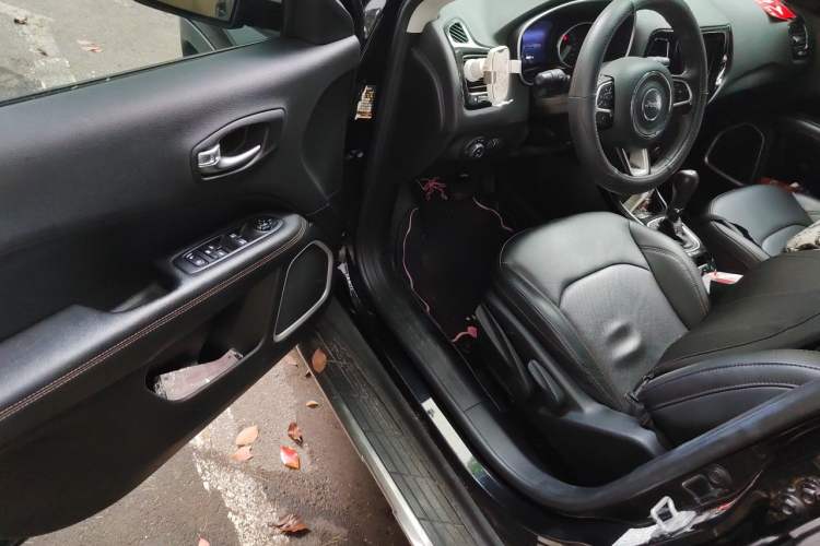 Used Jeep Compass 2019 220T Automatic Family Edition Driver Seat