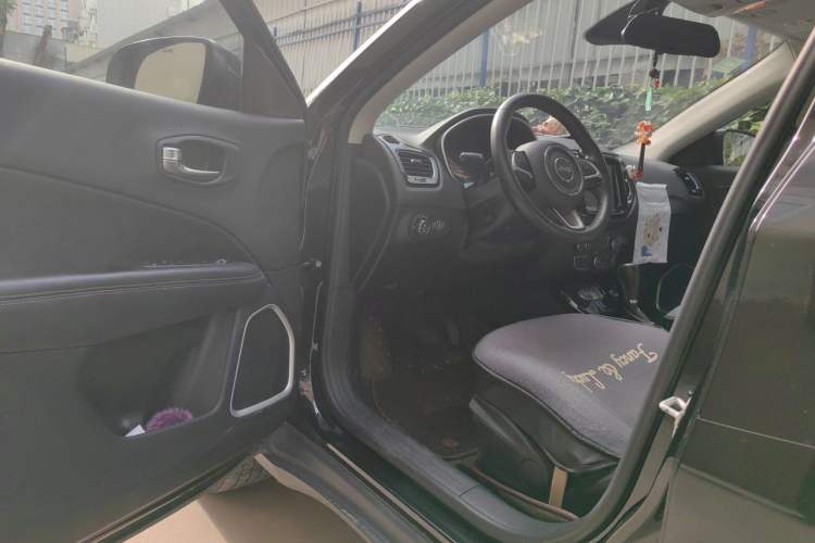 Used Jeep Compass 2019 220T Automatic Family Enjoyment Four-Wheel Drive Edition Driver Seat
