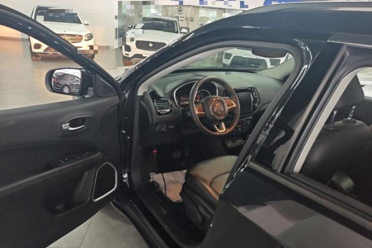 Used Jeep Compass 2019 220T Automatic Family Edition Driver Seat