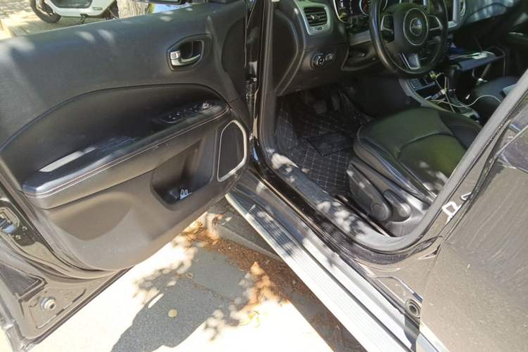Used Jeep Compass 2019 200T Automatic Family Edition - Connected Large Screen Version Driver Seat