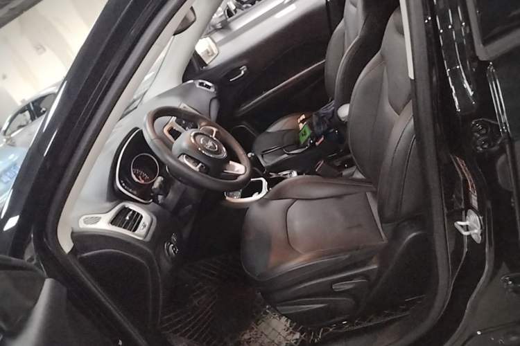 Used Jeep Compass 2019 200T Automatic Family Edition - Connected Large Screen Version Driver Seat