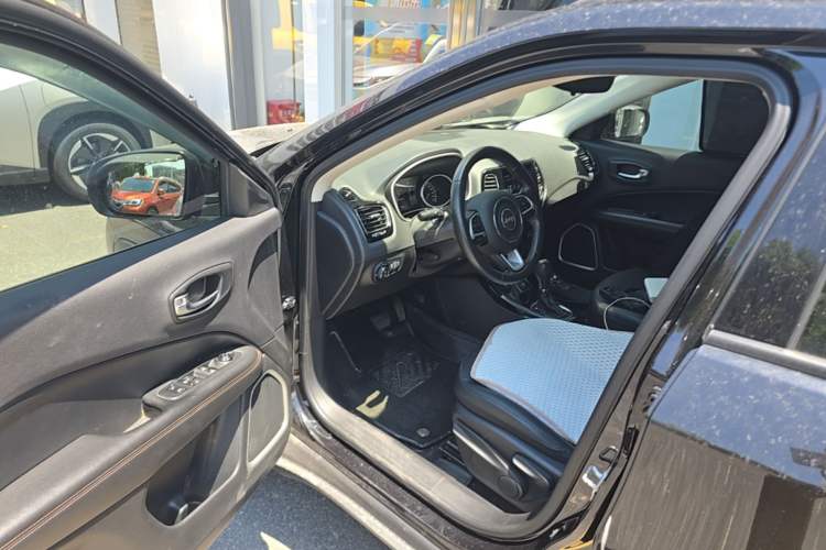 Used Jeep Compass 2019 220T Automatic Family Enjoyment Four-Wheel Drive Edition Driver Seat