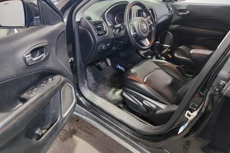 Used Jeep Compass 2019 220T Automatic Family Edition Driver Seat