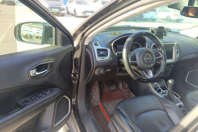 Used Jeep Compass 2019 200T Automatic Family Edition - Connected Large Screen Version Driver Seat