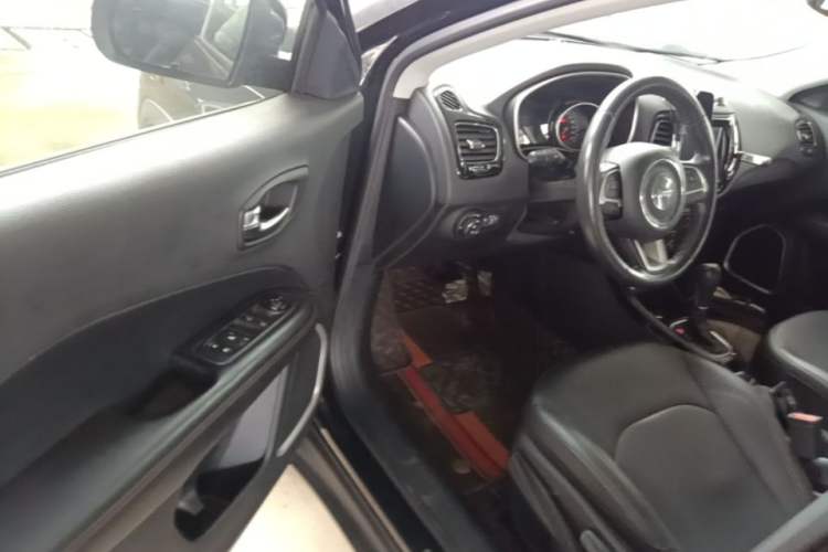 Used Jeep Compass 2019 220T Automatic Family Edition Driver Seat