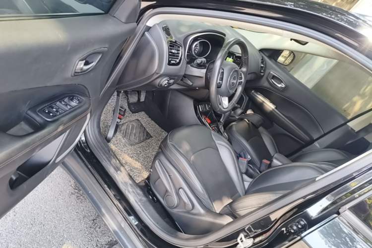 Used Jeep Compass 2019 220T Automatic Family Edition Driver Seat