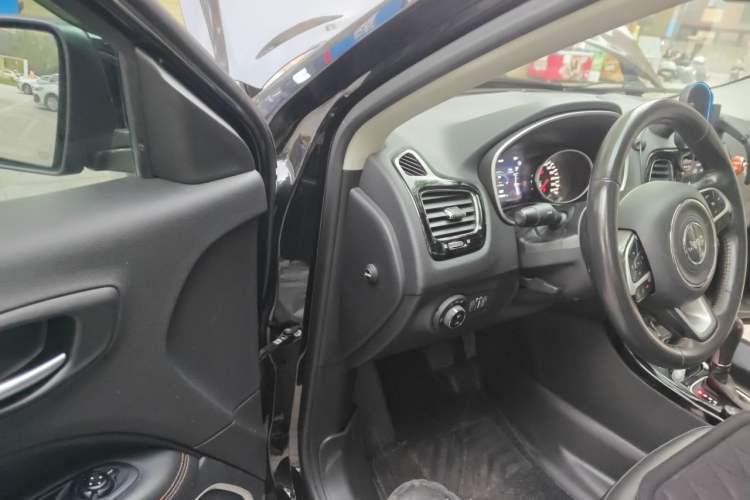 Used Jeep Compass 2019 220T Automatic Family Enjoyment Four-Wheel Drive Edition Driver Seat