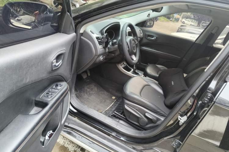 Used Jeep Compass 2019 220T Automatic Enjoyment Version Driver Seat