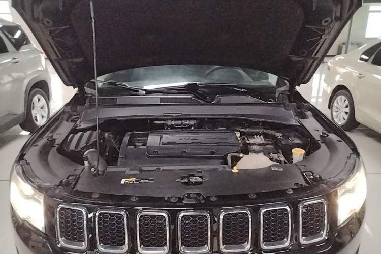Used Jeep Compass 2019 200T Automatic Family Edition - Connected Large Screen Version Engine Bay