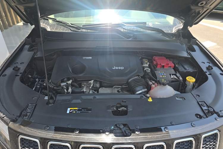 Used Jeep Compass 2019 220T Automatic Family Enjoyment Four-Wheel Drive Edition Engine Bay