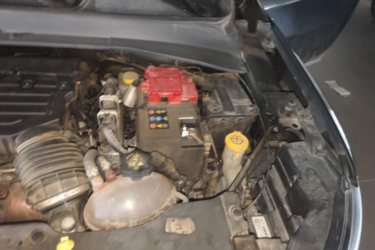 Used Jeep Compass 2019 220T Automatic Family Edition Engine Bay Left