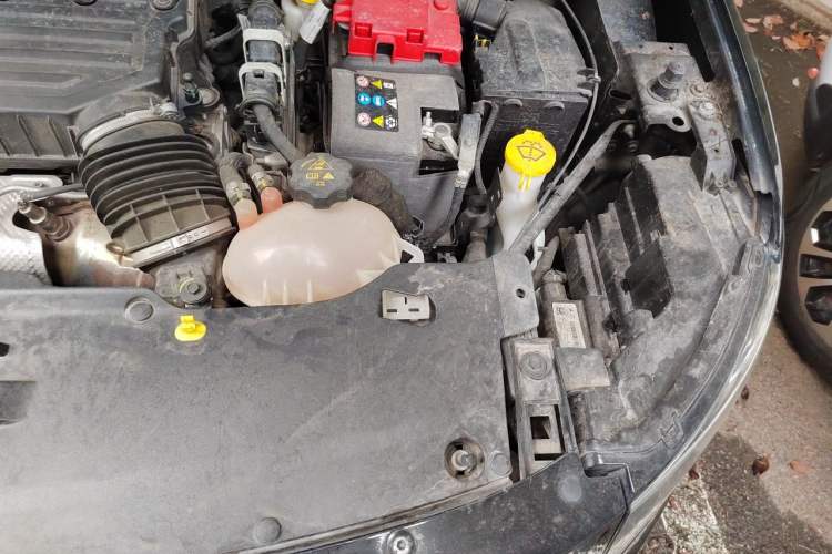 Used Jeep Compass 2019 220T Automatic Family Edition Engine Bay Left