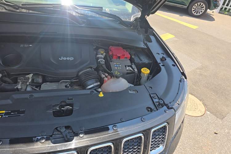 Used Jeep Compass 2019 220T Automatic Family Enjoyment Four-Wheel Drive Edition Engine Bay Left