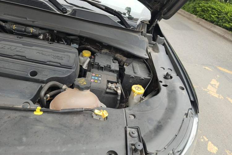 Used Jeep Compass 2019 200T Automatic Family Edition - Connected Large Screen Version Engine Bay Left