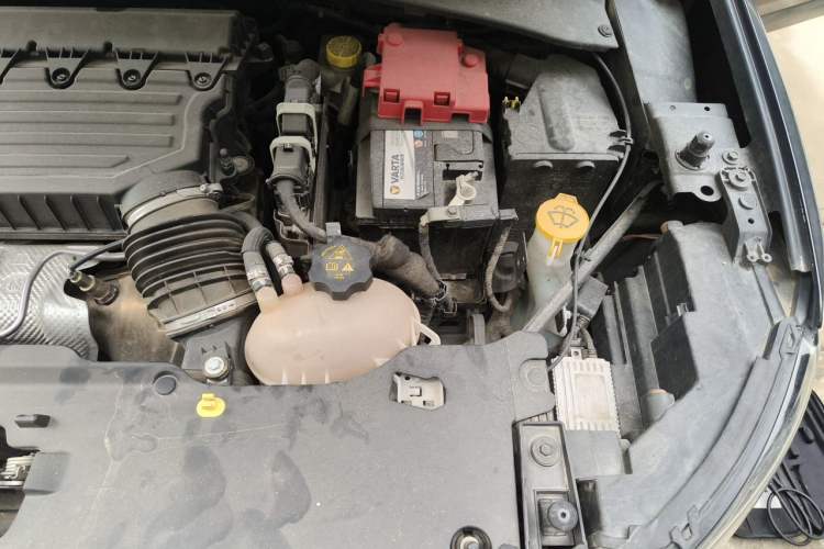 Used Jeep Compass 2019 220T Automatic Enjoyment Version Engine Bay Left