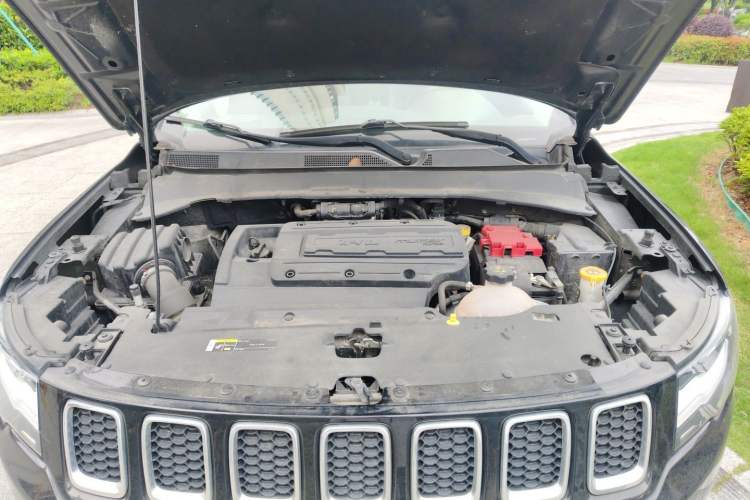 Used Jeep Compass 2019 200T Automatic Prestige Edition Engine Bay