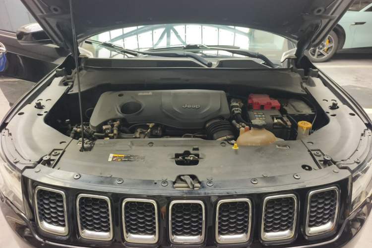 Used Jeep Compass 2019 220T Automatic Family Enjoyment Four-Wheel Drive Edition Engine Bay