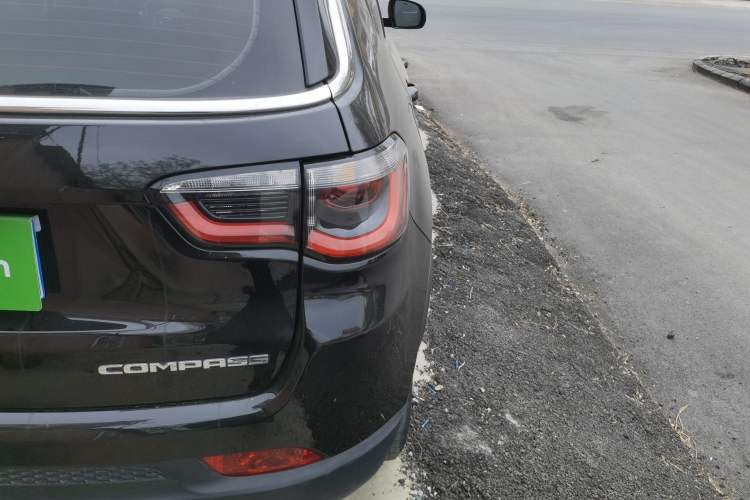 Used Jeep Compass 2019 220T Automatic Enjoyment Version Exterior 3