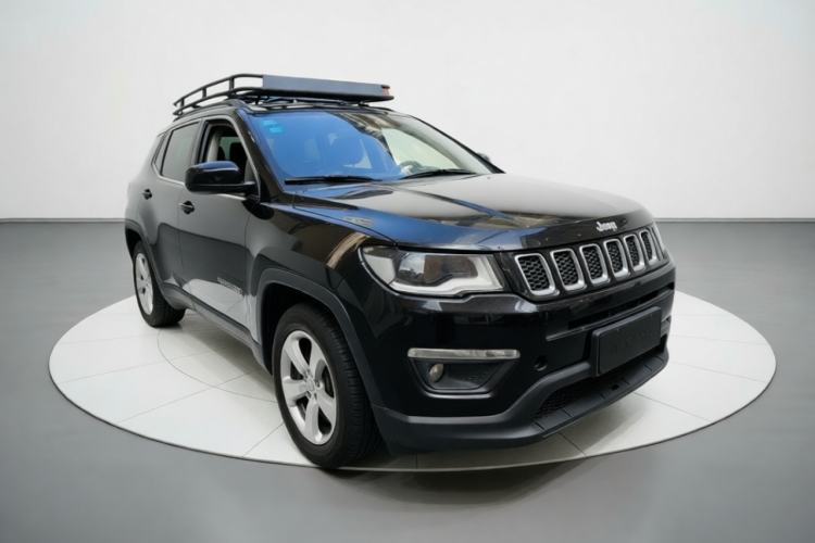 Used Jeep Compass 2019 200T Automatic Family Edition - Connected Large Screen Version Front Right 45 Deg