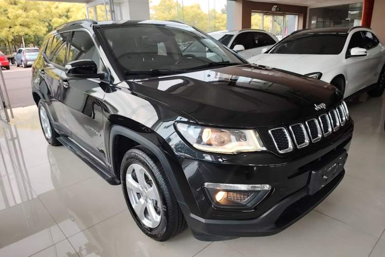 Used Jeep Compass 2019 200T Automatic Family Edition - Connected Large Screen Version Front Right 45 Deg