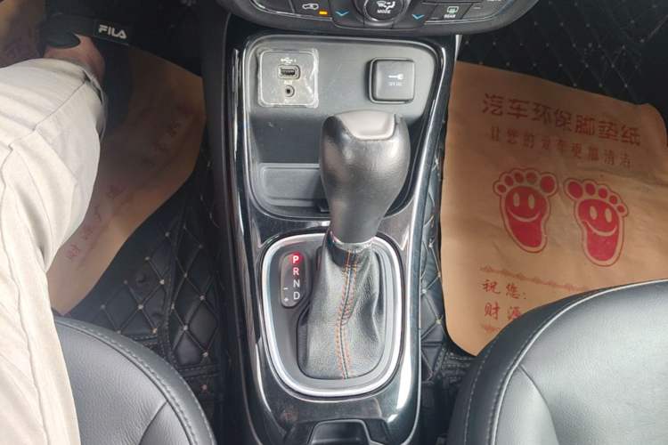 Used Jeep Compass 2019 220T Automatic Family Edition Gear Lever
