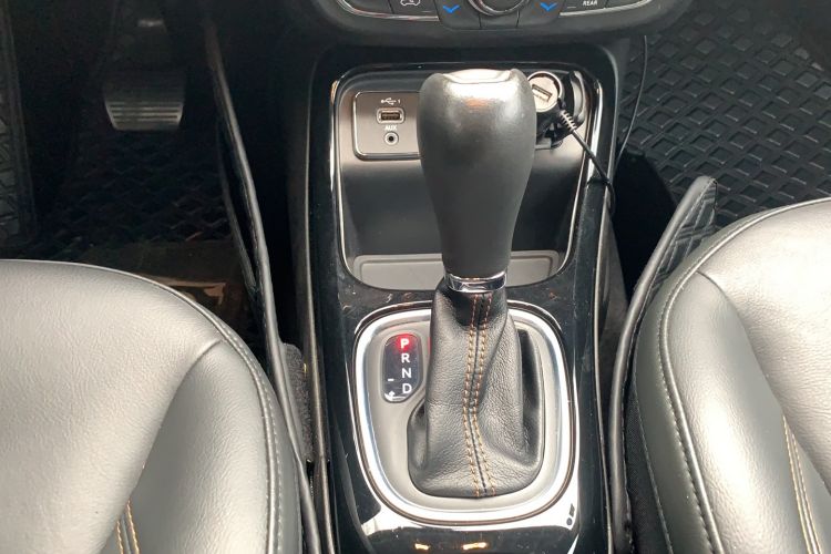 Used Jeep Compass 2019 220T Automatic Family Edition Gear Lever
