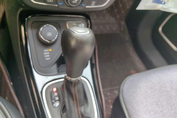 Used Jeep Compass 2019 220T Automatic Family Enjoyment Four-Wheel Drive Edition Gear Lever
