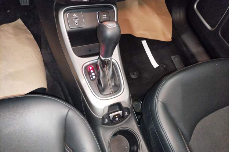 Used Jeep Compass 2019 220T Automatic Enjoyment Version Gear Lever