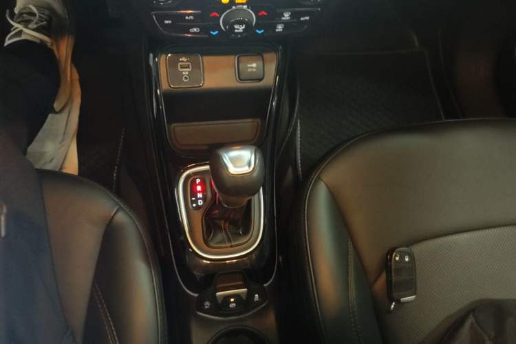 Used Jeep Compass 2019 220T Automatic Family Edition Gear Lever