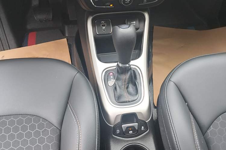Used Jeep Compass 2019 220T Automatic Enjoyment Version Gear Lever