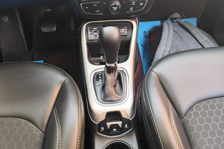 Used Jeep Compass 2019 220T Automatic Enjoyment Version Gear Lever